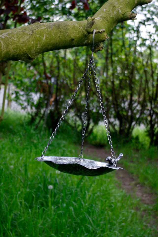 Vogeltränke Metall Gusseisen Vogel silber Gartendeko Vintage Deko in Tornesch