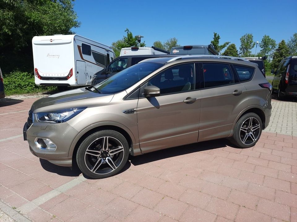 Ford Kuga 1.5 EcoBoost ST-Line Black & Silver Winter- in Neustadt a.d.Donau