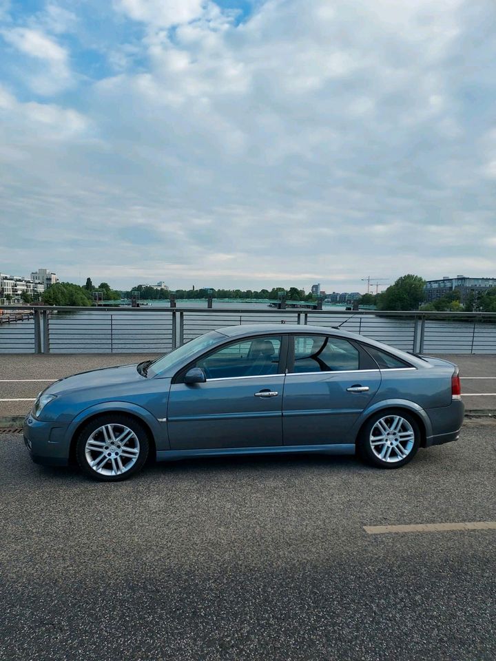 Opel vectra c cc mit LPG Gas Anlage und neue TÜV in Berlin