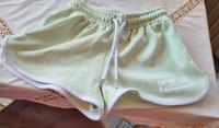 Fitneshose/Shorts kurz in lindgrün Gr. UK 36 von ellesse Sachsen - Riesa Vorschau