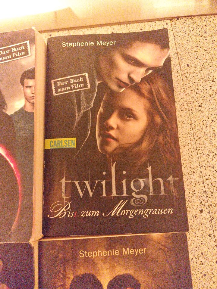 Die twilight saga 4 bücher in Lübeck