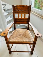 Stuhl aus Eiche Massivholz mit Armlehnenverzierungen Einzelstück Rostock - Stadtmitte Vorschau