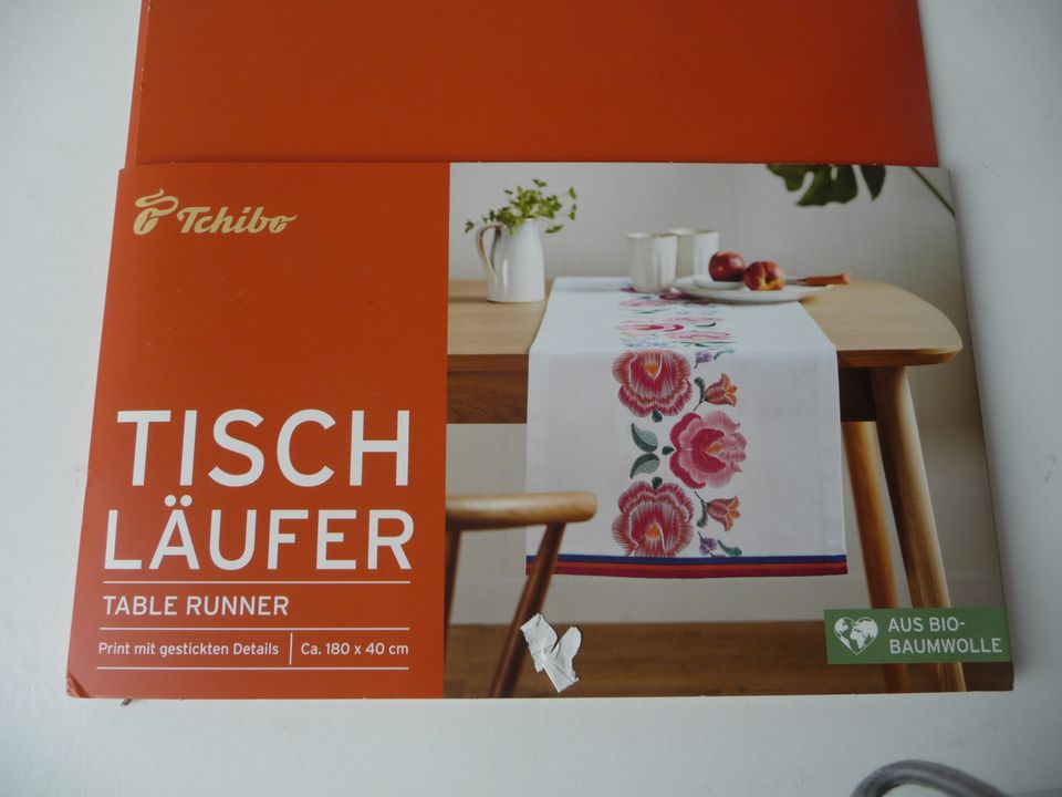 2 Tischläufer -decke, Stickerei, Deko, rot Blumen, Frühling, NEU in Monheim am Rhein
