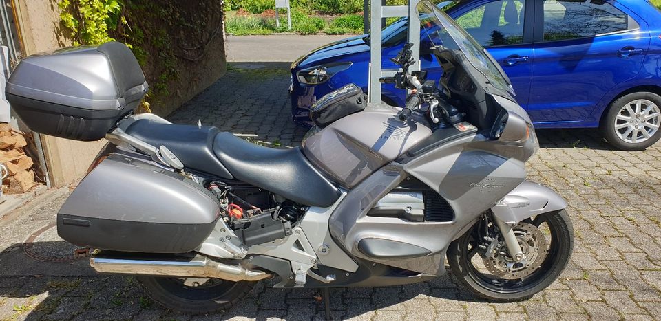 Honda PanEuropean ST 1300 A in Konstanz