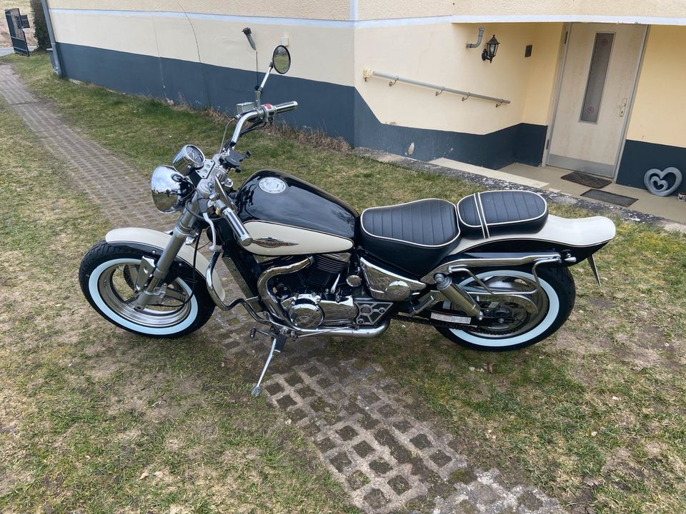 Suzuki Marauder VZ800 Sonderlack in Bad Saarow