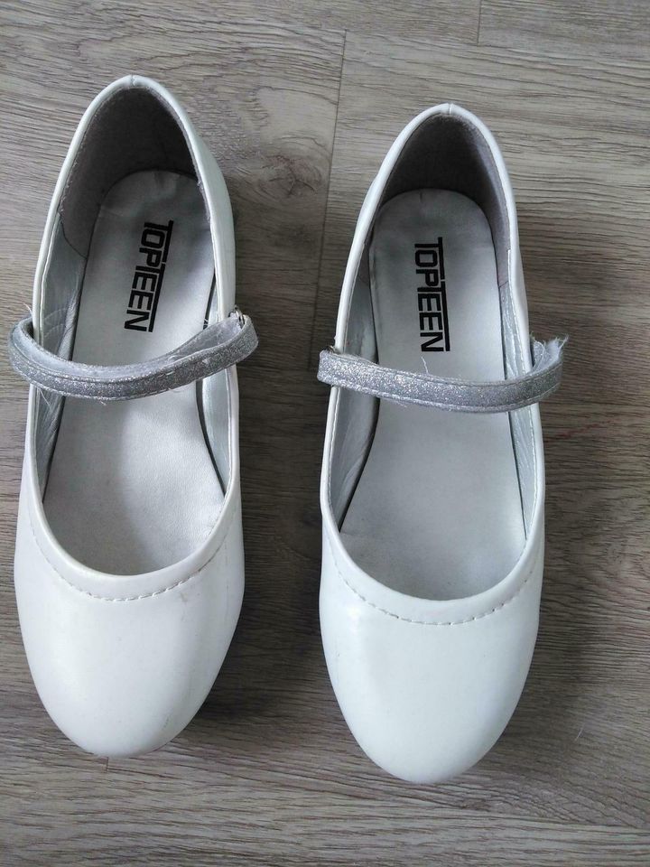 Weiße Ballerinas mit Silber Riemen Gr. 37 top in Bitburg