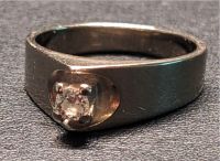 Vintage Damen Pyramidenring Dreieck Weißgold 585 + Diamant 0,10ct Berlin - Lichterfelde Vorschau