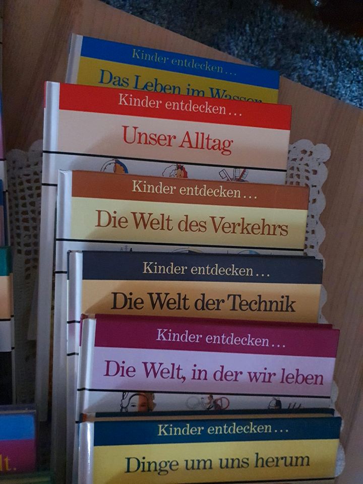 Kinderbücher ,,. KINDER ENTDECKEN 14 Stück in Kelberg