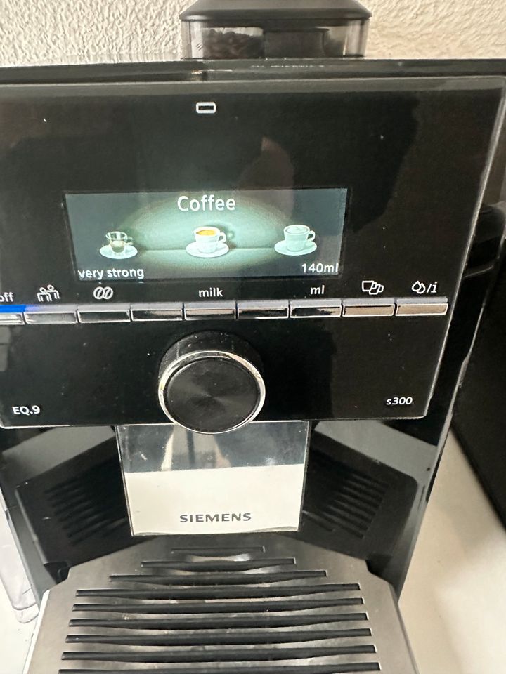 Siemens EQ9 S 300 Kaffeevollautomat gebraucht in Fulda