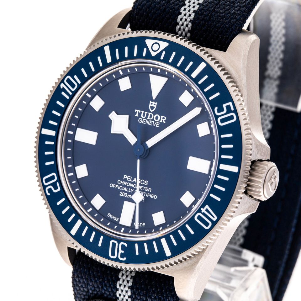 Tudor Pelagos Fxd 42 Blau Titan 25707B/23-0001 NEU 2023 Full Set in Hannover