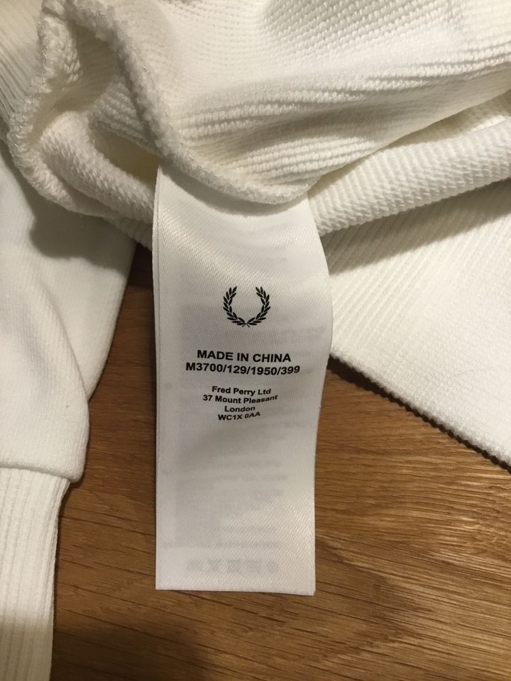 Fred Perry Pullover M weiß Top Zustand in Bad Dürkheim