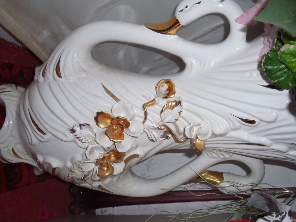 Vase Bodenvase Schwan Porzellan weiß gold in Delmenhorst