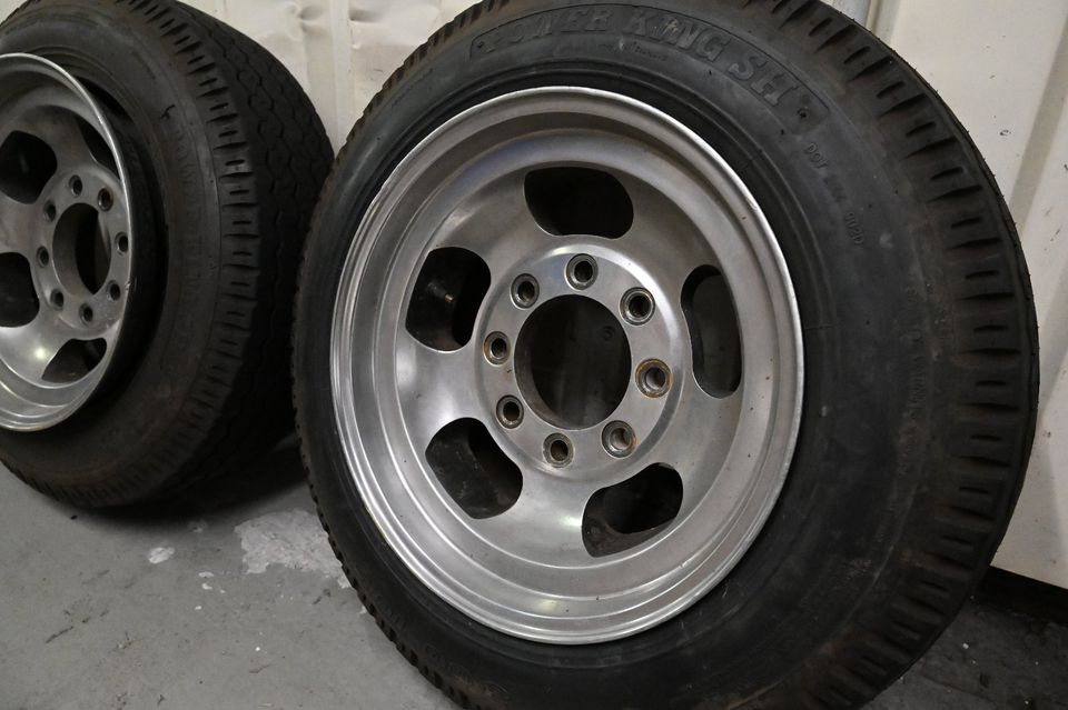 Aluminiumfelgen 16,5x9“ mit Reifen 8x16,5“ in Olfen