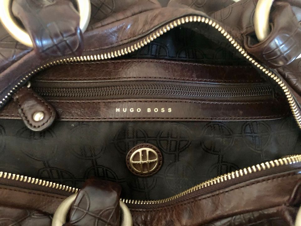 Hugo Boss Handtasche in Göttingen