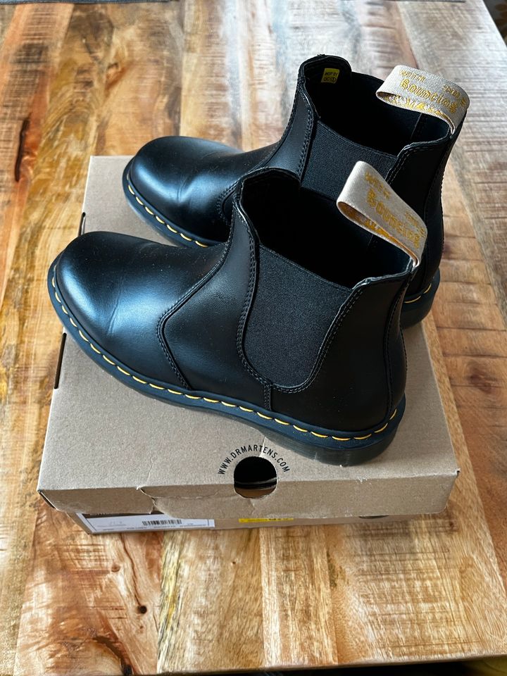 Dr. Martens 2976 Boots Stiefel in Weilrod 