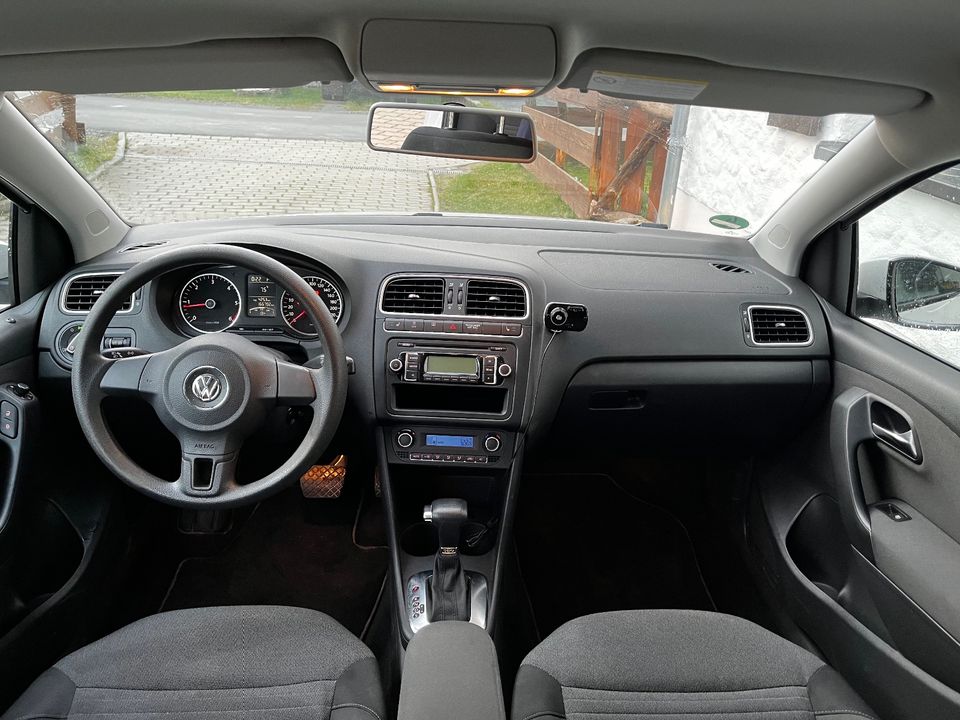 VW Polo 6R DSG Automatik, 1,6 TDI, AHK, TÜV, guter Zustand in Gefrees