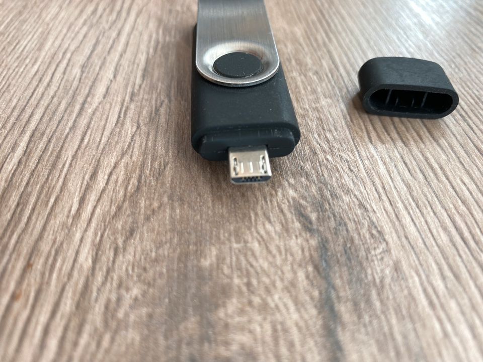 USB Stick Typ USB-A und MICRO USB Basic Line Schwarz 16GB mit Kap in Tuttlingen