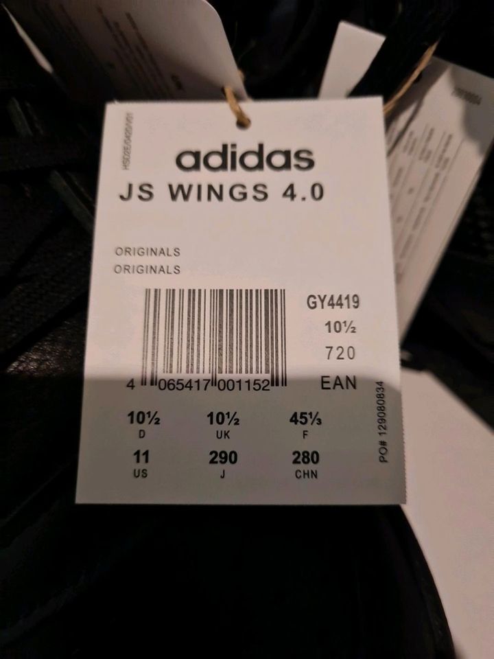 Adidas Wings 4.0 x Jeremy Scott Cloud Black 2022 | EU 45 1/3 in Stuttgart