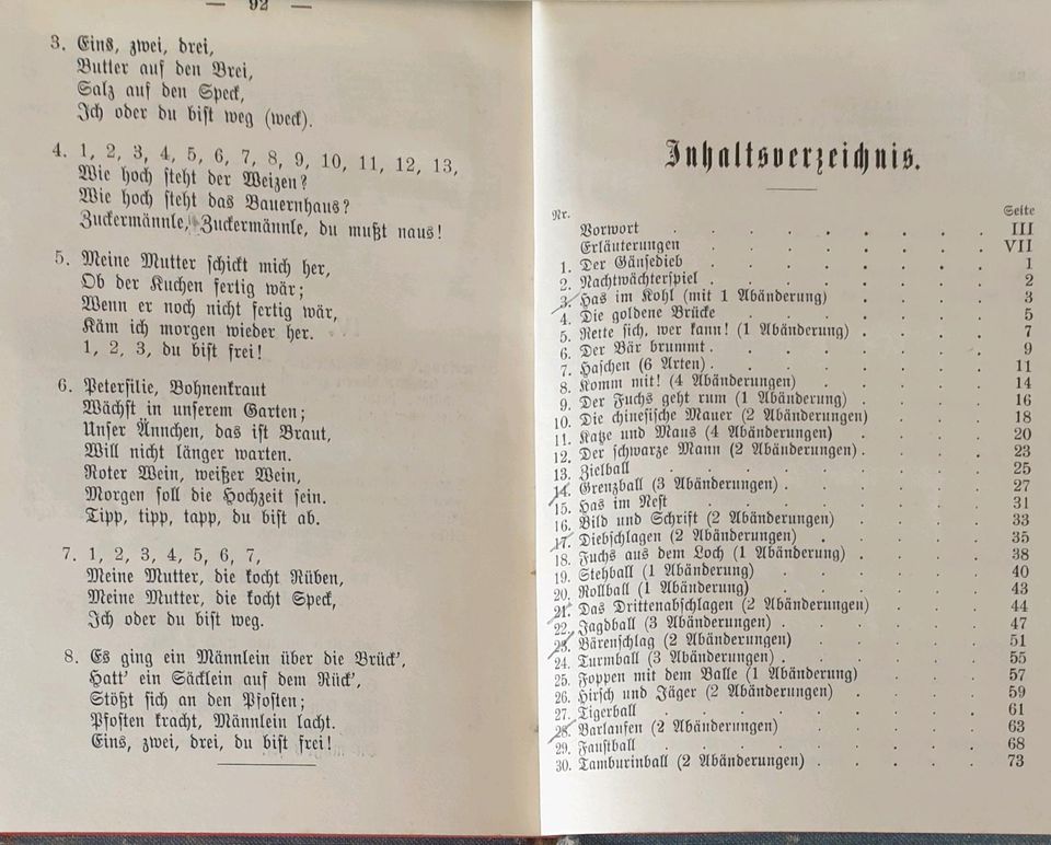 Buch "Sammlung beliebtester Turnspiele" aus dem Jahr 1904 in Pliening