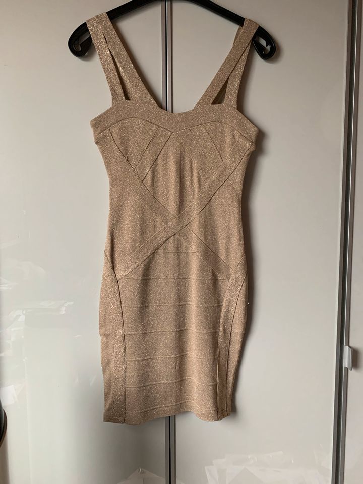 Goldenes Kleid Lipsy Größe 36 in St. Ingbert