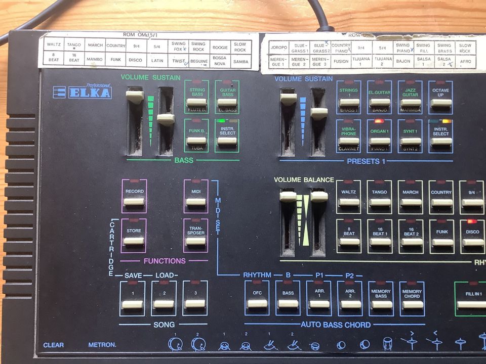 Elka OMB 5 – Vintage-Synth inkl. Flightcase in Kassel