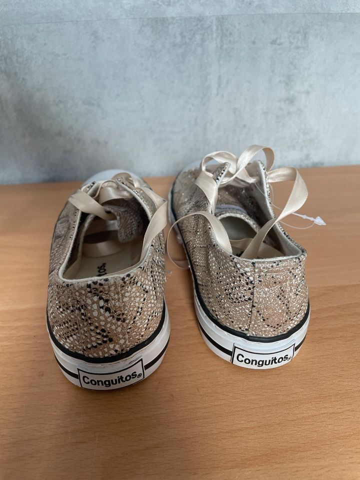 Schuhe für Mädchen in Asperg