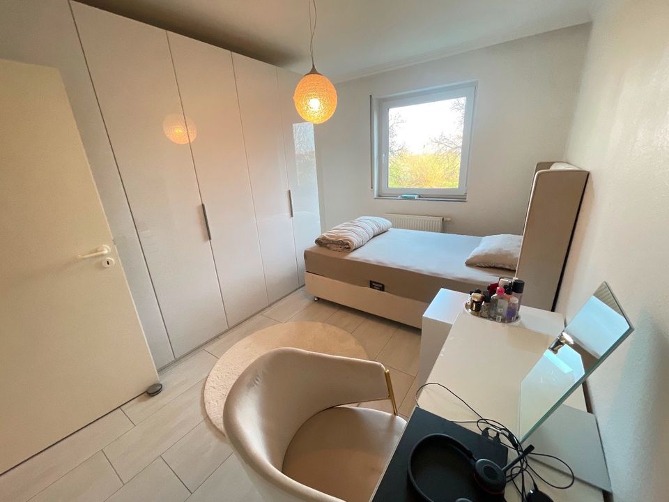 Naturnahe 4 Zimmer Wohnung mit großem Sonnenbalkon in Flörsheim am Main in Flörsheim am Main
