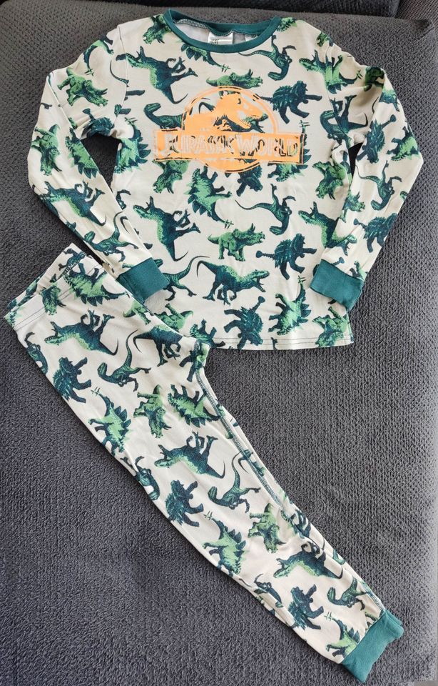 2 x Schlafanzug Pyjama * H&M u.a. * 134/140 * Dino Jurassic World in Oberthulba