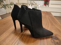 Edle schöne schwarze 10cm High Heels Gr. 37 Wildleder Optik Pumps Baden-Württemberg - Heilbronn Vorschau