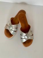 Sandalen Slipper aus feinem Leder Gr.40 Hannover - Mitte Vorschau