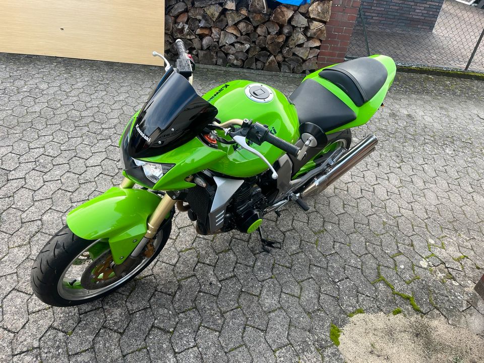 Kawasaki z1000 in Sassenburg