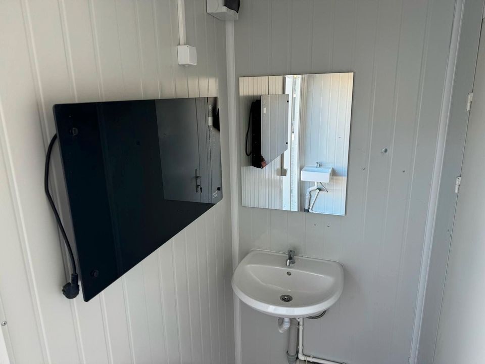 ☑️ WC-Container - Getrennte Bereiche für Damen & Herren ☑️ 4m x 2,4m Sanitärcontainer - Damenbereich: 2 Toiletten, 2 Waschbecken - Herrenbereich: Toilette, Pissoir & Handwaschbecken - Sanitärmodul WC in Kassel