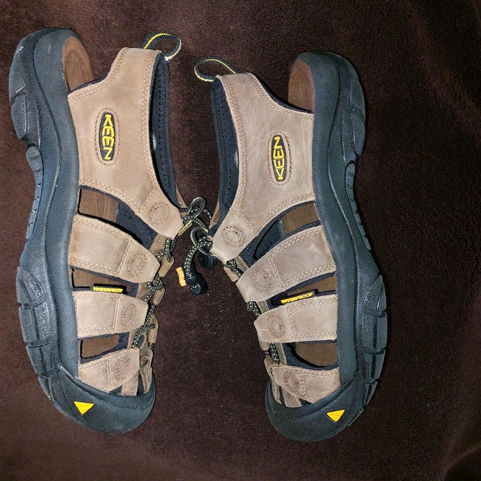 KEEN Outdoorschuhe Sandalen Gr. 42,5 NEU in Friedberg (Hessen)