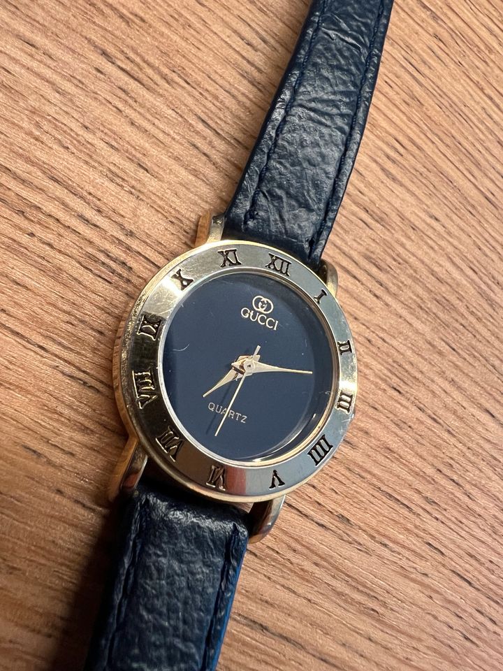 Gucci hot sale 2035 watch