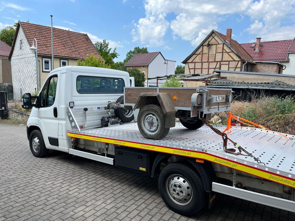 Abschleppwagen zu vermieten  Fahrzeugtransporter mieten Autoanhän in Backnang