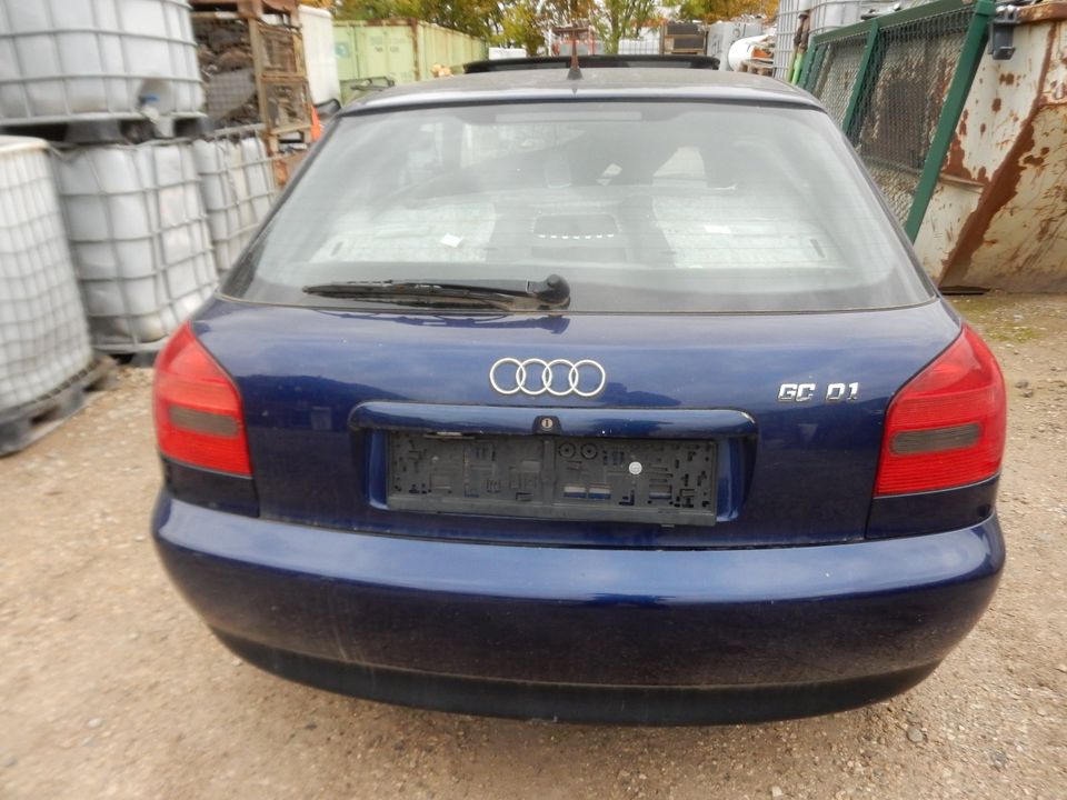 Audi A3 8l Ersatzteileträger AQA EBN LZ5K Santorinblau VN9110 in Heilsbronn