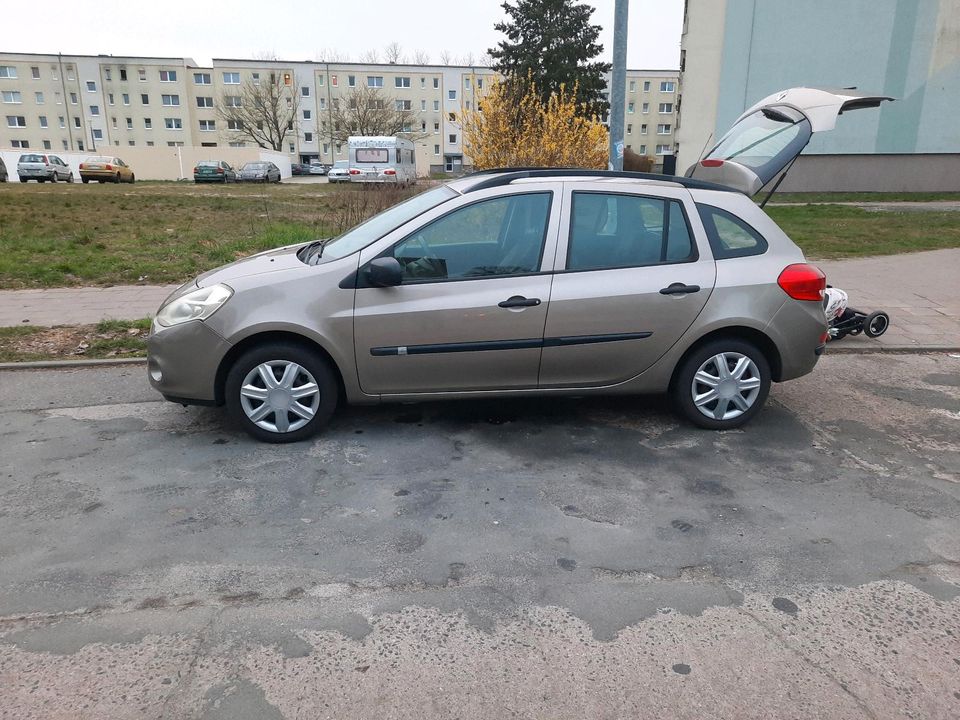 Renault Clio Kombilimousine in Hagenow