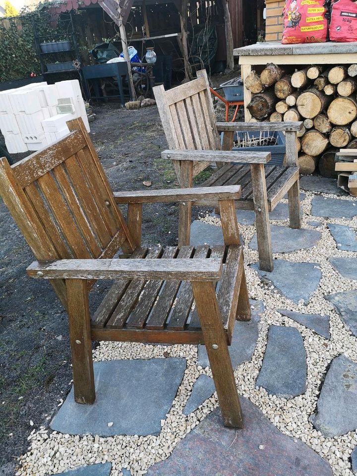Stuhl Stühle Holz massiv Garten in Tiddische