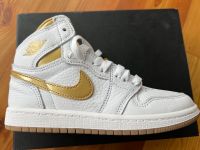 NEU Air Jordan 1 Retro High OG Nike Sneaker gold Gr.32 Niedersachsen - Lüneburg Vorschau