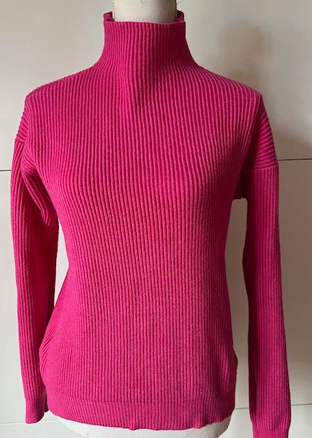 Moderner Pullover, Gr. 42. Neu in Hamburg