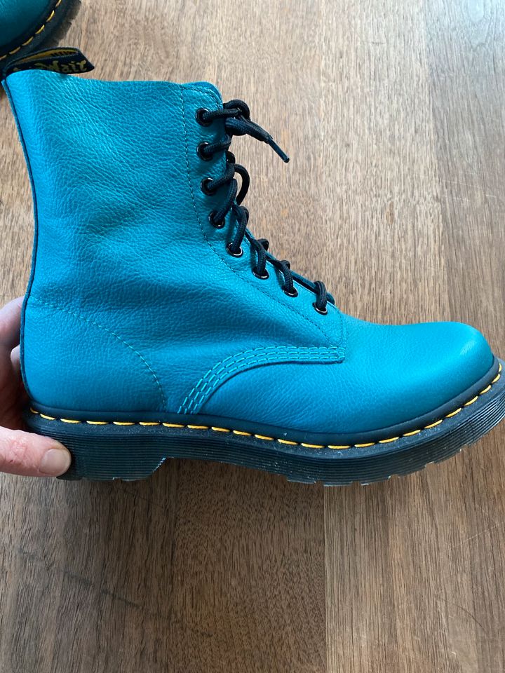 Doc Martens Gr 41 , Türkis, Leder, Absolut neuwertig!!!! in Schwabmünchen