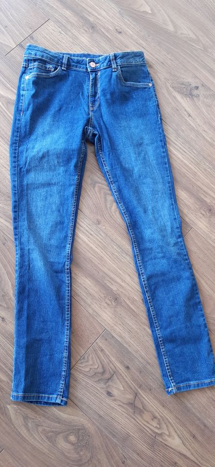 Jeans Stretchjeans Gr 38 slim leg blau in Centrum