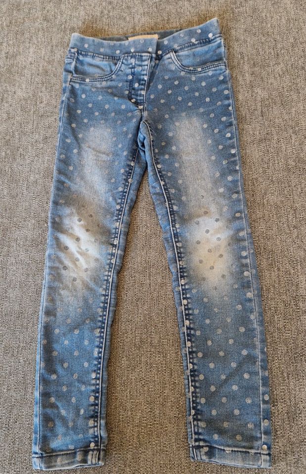 Verschiedene Jeans Hosen in Größe 116 in Pattensen