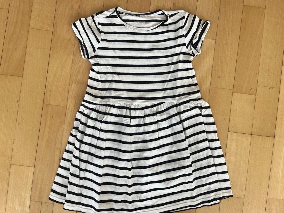 Wäschepaket Kleider 128 Ralph Lauren, Tommy Hilf., Jacadi, Petit1 in Meerbusch
