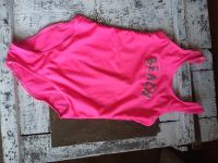 Badeanzug Neon pink Statement glitzer Gr.134 Beach girls Nordrhein-Westfalen - Lemgo Vorschau