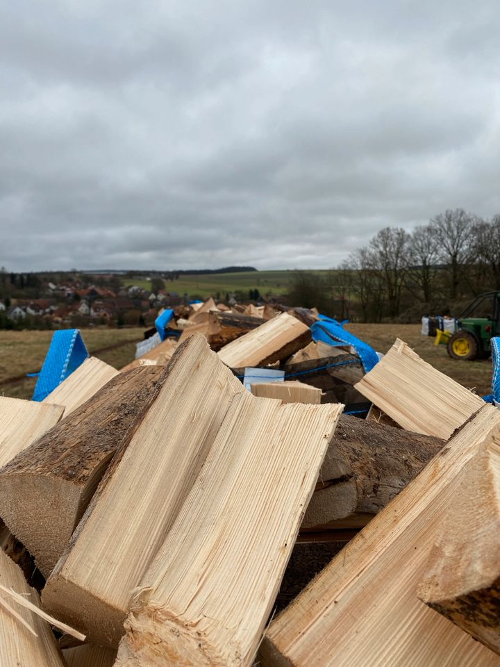 Trockenes ofenfertiges Brennholz Biche Fichte Eiche Birke in Bergrheinfeld