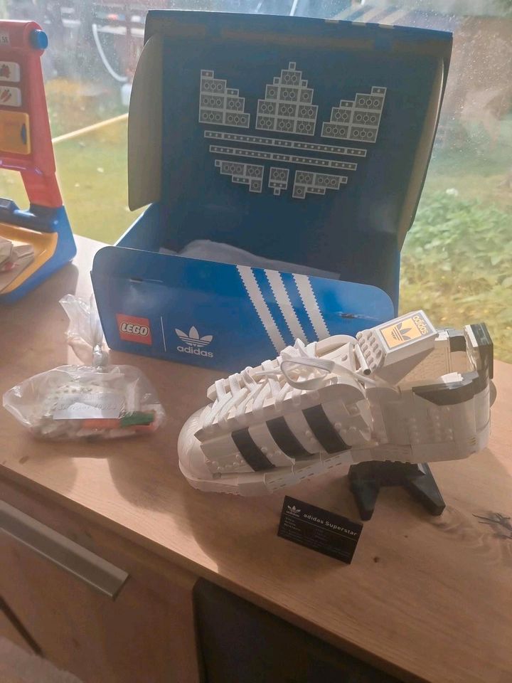 Lego adidasschuh neuwertig in Eslohe