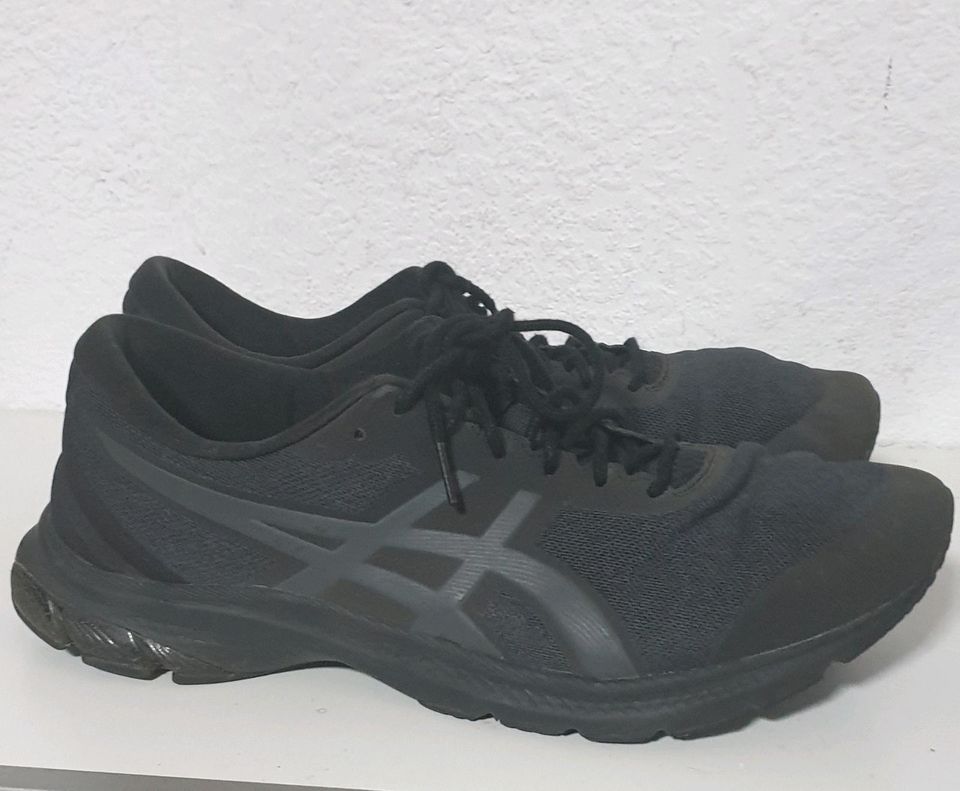 Asics Schuhe Gr 49 in Mülheim (Ruhr)