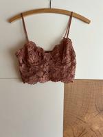 Beigefarbenes Spitzentop/Crop Top aus Spitze von Zara Hessen - Brechen Vorschau