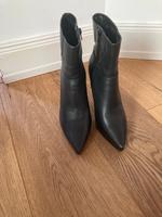 Buffalo High Heel Stiefeletten 39 schwarz Frankfurt am Main - Eckenheim Vorschau